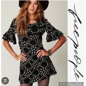 Free People Black White Floral Print Boho Dress Size 2 Ruffle Bell Sleeve